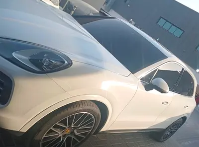 2019 Porsche CAYENNE photo 4