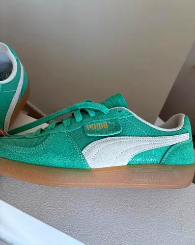 Green Puma suede sneakers - nee never worn size 9uk available
