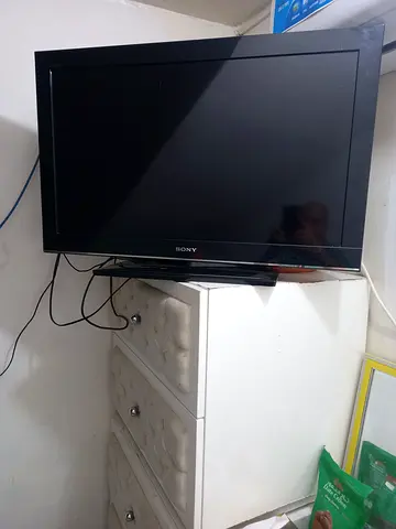 Lcd TV Sony bravia 32 inch without remote for 100aed