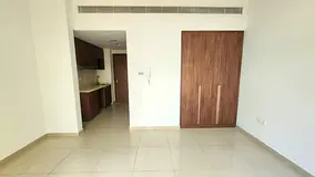Modern Design Studio Private Garden Area Recommended