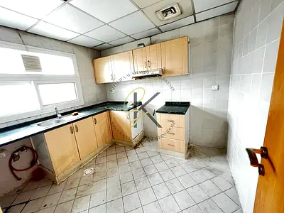 [[ BIG HALL 1 BHK ]] NEAR BUS STATION FAMILY BUILDING BIG OFFER 1 BHK ONLY 30K PRIME LOCATION MUWAI