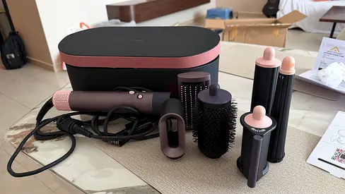 Dyson Airwrap-style multi-styler set - purchased 2 month , good condition.
