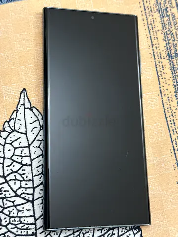 Used Samsung Galaxy S22 Ultra - good screen, minor scratches