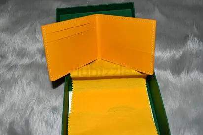 Green boxed watch/jewelry case with branded logo (pre-owned)