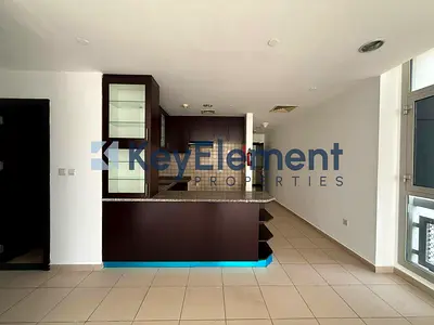 Spacious Studio | Near Metro | Vacant