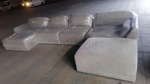 U shup sofa home center like new