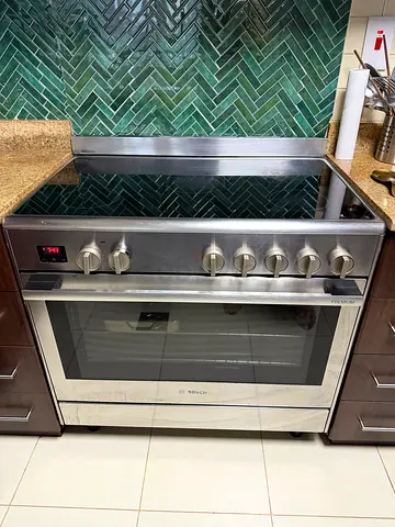 Large electric cooker Bosch