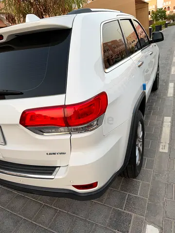 Jeep Grand Cherokee Limited 2015 | GCC Specs | Well Maintained