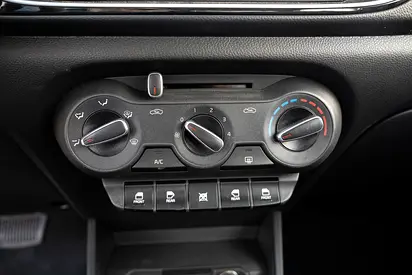 صورة 14 لـ 2025 KIA PEGAS
