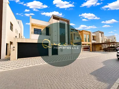 فيلا فاخرة استلام فوري بتشطيب Ultra Luxury بمصعد زجاجي بانورامي مكيف مركزي وتشطيبات عالمية في موقع مميز في العالية