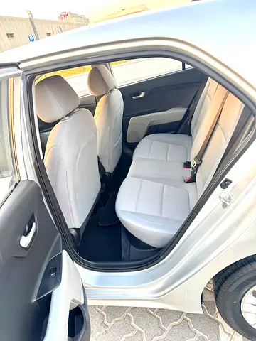 2020 KIA RIO 照片 11