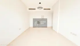 Like brand new lavish 2bhk with balcony and full spacious and fully family building