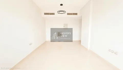 Like brand new lavish 2bhk with balcony and full spacious and fully family building