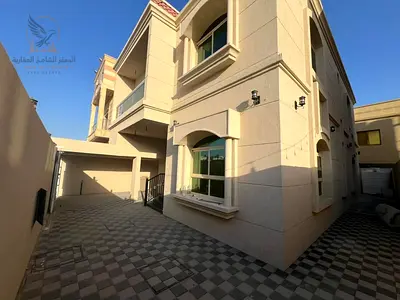 Second-hand villa | All bedrooms are master suites | Rooftop terrace | Two living rooms | Private parking | Maid's room