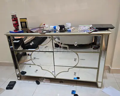 Mirrored 6-Drawer Dresser / Console - Good Condition