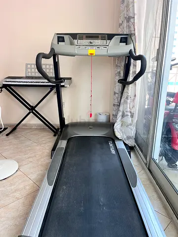 Tunturi Treadmill T80 heavy duty in Good Working Condition - Foldable, Home Use