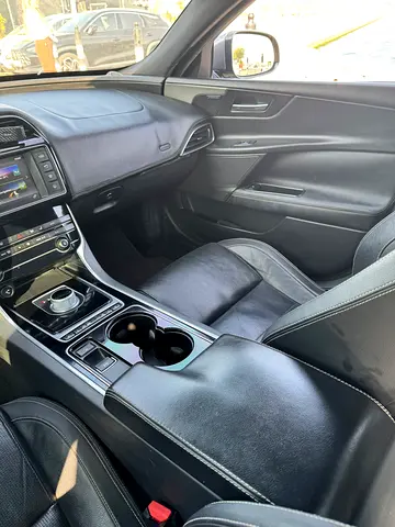 2016 Jaguar XE — фото 7
