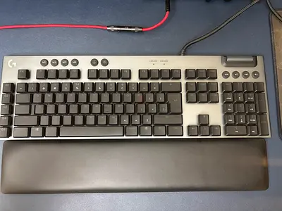 Logitech G 815 Pro Series Full-Size Mechanical gaming Keyboard with Wrist Rest