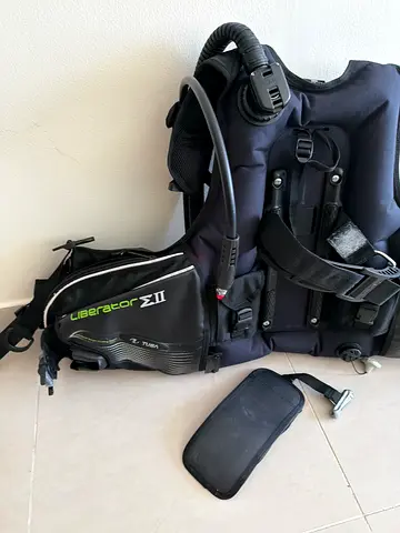 Used Scuba BCD jacket with integrated weight pockets and inflator (good condition) TUSA