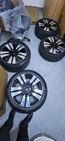 New Rolls Royce Cullinan Rims Set including New Tyres