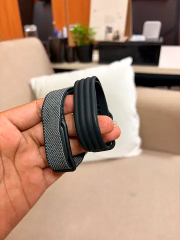 Google Fitbit Air Strap black two styles