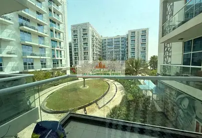 Modern Studio | Glitz 2 | Road View