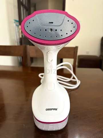 Handheld Garment Steamer - Geepas, White/Pink, New