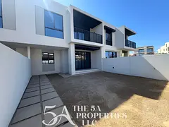 Bright 3BR Townhouse | Garden View | Modern Kitchen