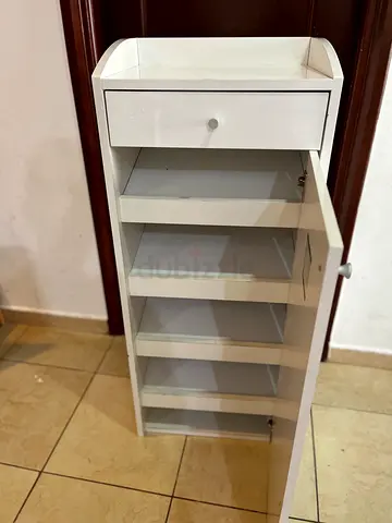 Shoe cabinet