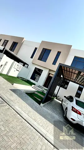 Huge Size 4BR Corner Townhouse with Study Room big Garden in Community
