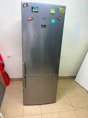 Siemens stainless steel fridge-freezer, good working condition