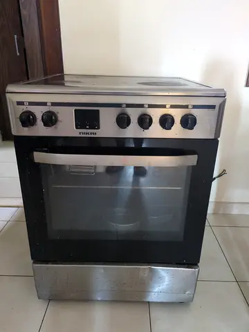 Used freestanding electric oven with stovetop - perfect working condition.