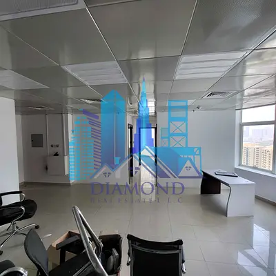 Big size office for rent horizon tower with 6 payments size 1239 sqft