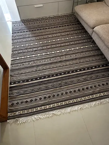 Neutral striped woven rug with fringe — good condition, 2 x 3 m