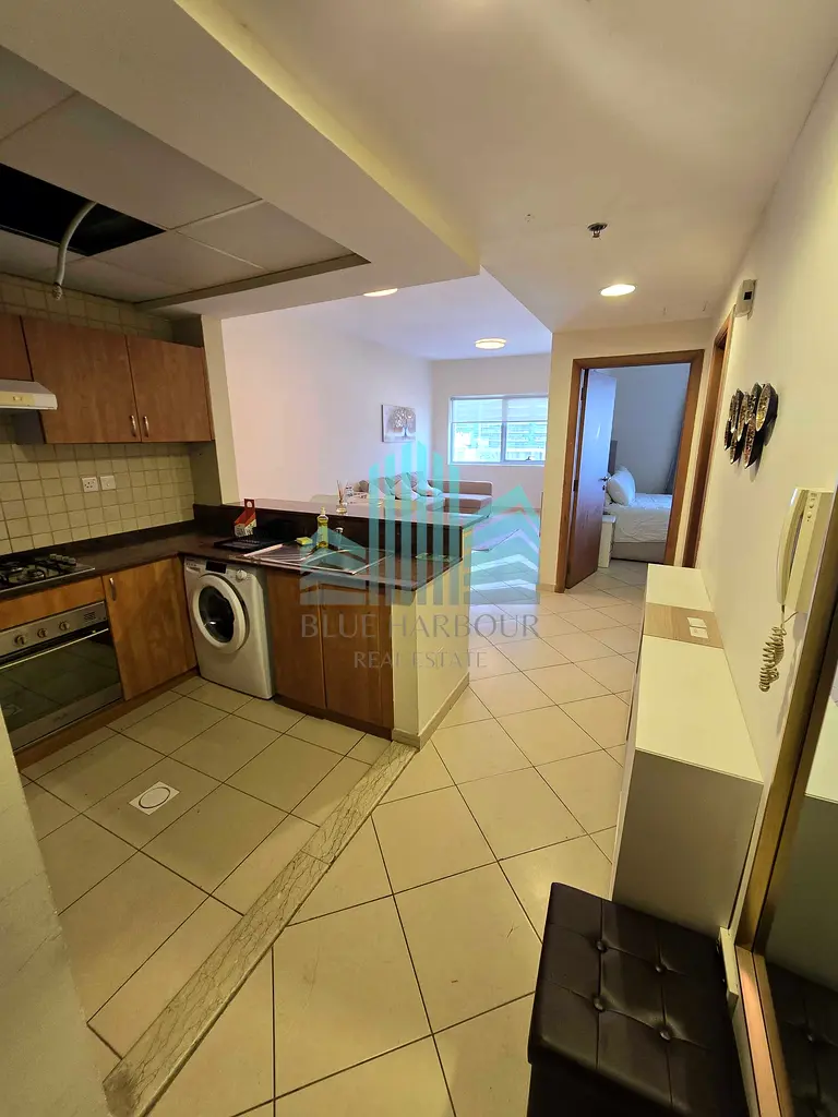 FULLY FURNISHED WITH STUNNING VIEW | SPACIOUS  LAYOUT AND READY TO MOVE-IN