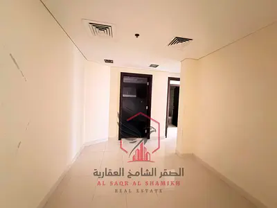 اطلالة بحرية باركن + جيم ومسحب وكيدز اريا اجمل غرفتين وصالة م خزائن بالحائط + غرفة خدامة تشطيب ممتاز للايجار في الخان