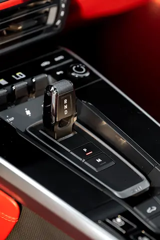 2021 Porsche 911 — миниатюра 8
