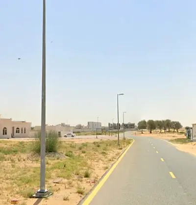 للبيع أرض سكنية مميزة في منطقة الطي شرق – الشارقة، بموقع استراتيجي وحيوي يوفر فرصة مثالية لبناء منزل فاخر أو للاستثمار في إحدى المناطق السكنية الواعدة