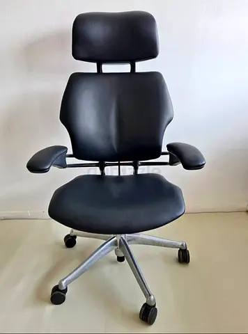 Humanscale chair for selling.good condition only little use