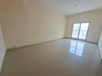 Very big luxury 1.bhk 1 month free with balcony close to Madina Shopping Centre