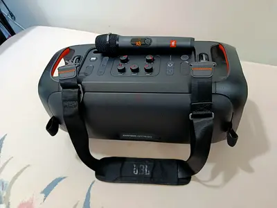 Use jbl party box on the go