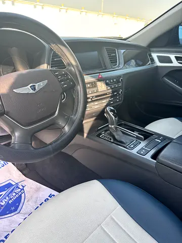 صورة 6 لـ 2015 Genesis GV60