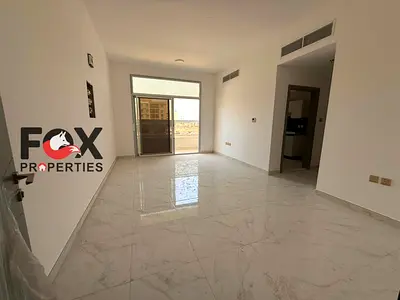 بتدور علي سكن راقي !  شقة للايجاراول ساكن غرفة وصالة اول ساكن قريب من مخرج الشارقة ودبي ومن جميع الخدمات وجاهزة للسكن