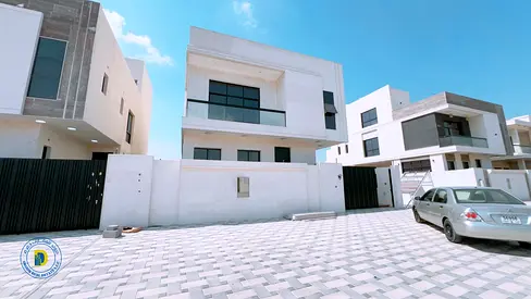 Behind Al-Hamidiyah Park, a luxurious villa with 6 rooms, a swimming pool, and a rooftop terrace, including registration fees.