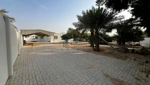 فيلا للبيع في النوف مجددة بالكامل