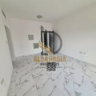 فرصة استثمارية مميزة لامتلاك بناية جديدة بالكامل في واحدة من أكثر المناطق الحيوية في إمارة عجمان. تتميز البناية بموقعها المباشر على الشارع الرئيسي في