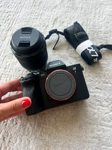 Sony Alpha A7 IV (ILCE-7M4) + Sony FE 28–70mm OSS Lens