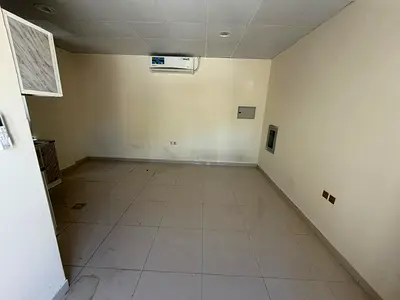 بسعر ممتاز جدا ومناسب للجميع مع صيانه فري ع المالك موقع متميز جدا ومناسب للجميع مع صيانه فري