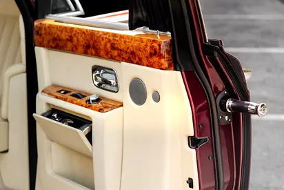 2011 ROLLS-ROYCE PHANTOM — миниатюра 12