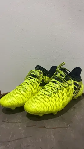 Football shoes